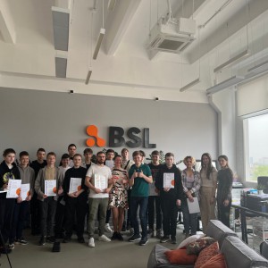 Наши резиденты проходят стажировку в ИТ-компании BSL - КИБЕРшкола программирования для детей, компьютерные курсы для школьников, начинающих и подростков - KIBERone г. Снежинск