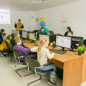 Новый класс в развлекательном центре города Томска! Скоро открытие! - КИБЕРшкола программирования для детей, компьютерные курсы для школьников, начинающих и подростков - KIBERone г. Снежинск