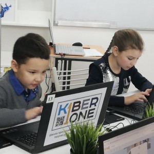 KiberOne объявляет набор юных программистов в Усть-Каменогорске - КИБЕРшкола программирования для детей, компьютерные курсы для школьников, начинающих и подростков - KIBERone г. Снежинск